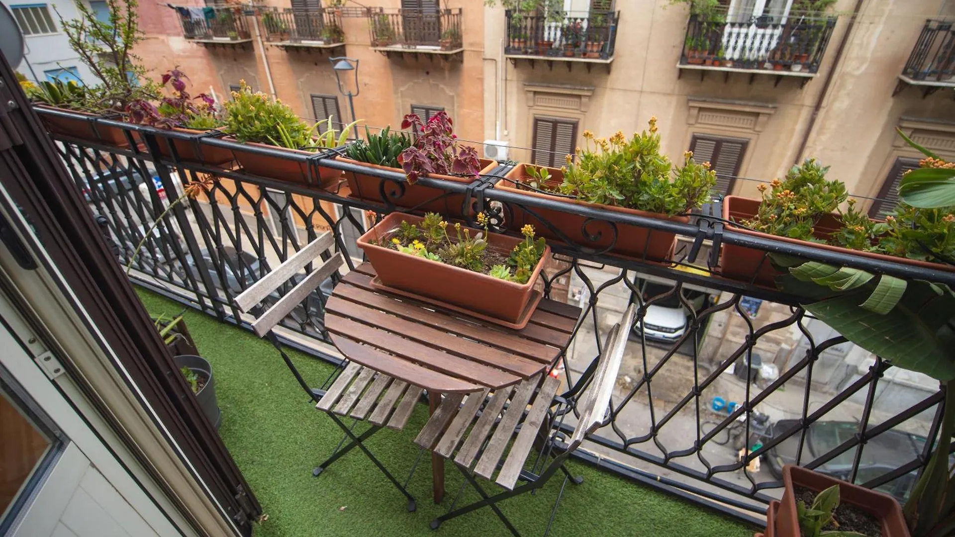 Itiseasy Palermo 1 E 2 Private Apartments 0*,  Italië